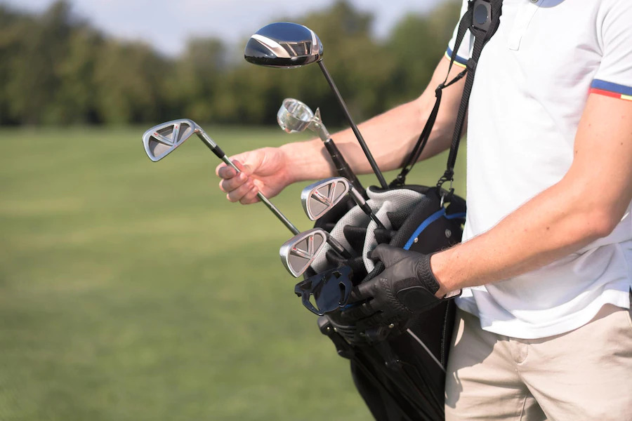 Hướng dẫn 2 phương pháp chọn gậy golf theo vóc dáng phổ biến