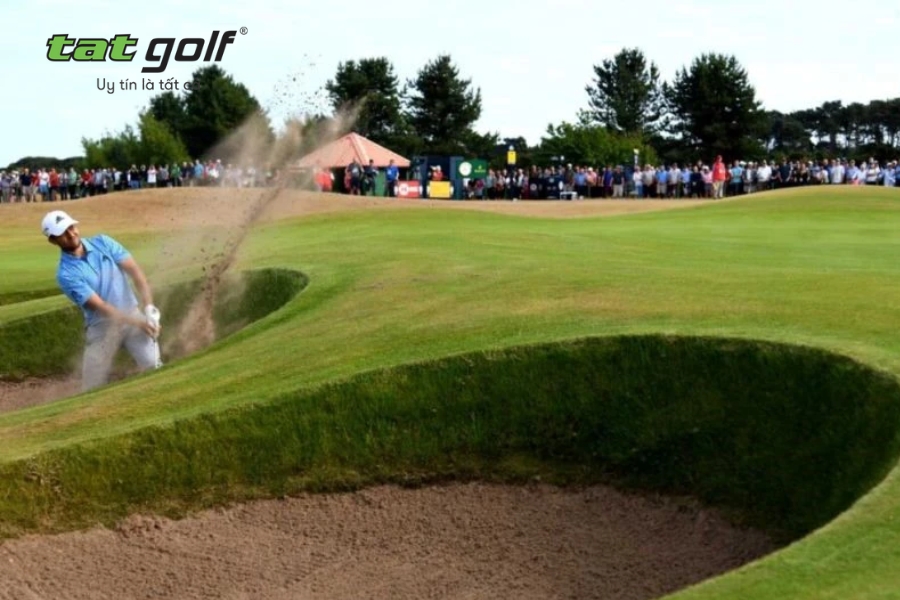Lựa chọn gậy wedge chuyên dụng để xử lý bunker hiệu quả trong golf