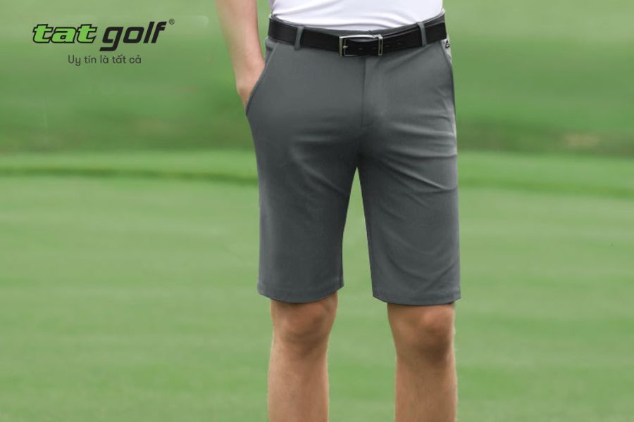 Quần golf nam nên chọn quần kaki hoặc quần short phù hợp