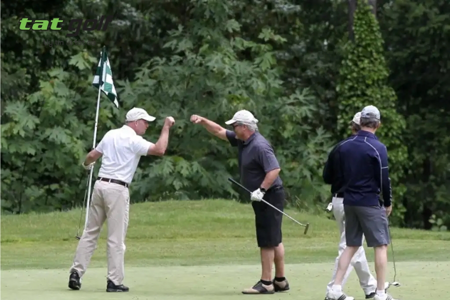 Tầm quan trọng của việc chọn gậy golf phù hợp cho người lớn tuổi